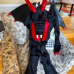 Black and red dragon costume size 5t